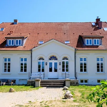Apartment Gutshaus Priwall Dassow